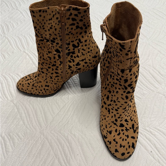 Gibson Latimer Women’s Faux Chetah Ankle Heel Boots. Size 7.5 - Picture 1 of 7
